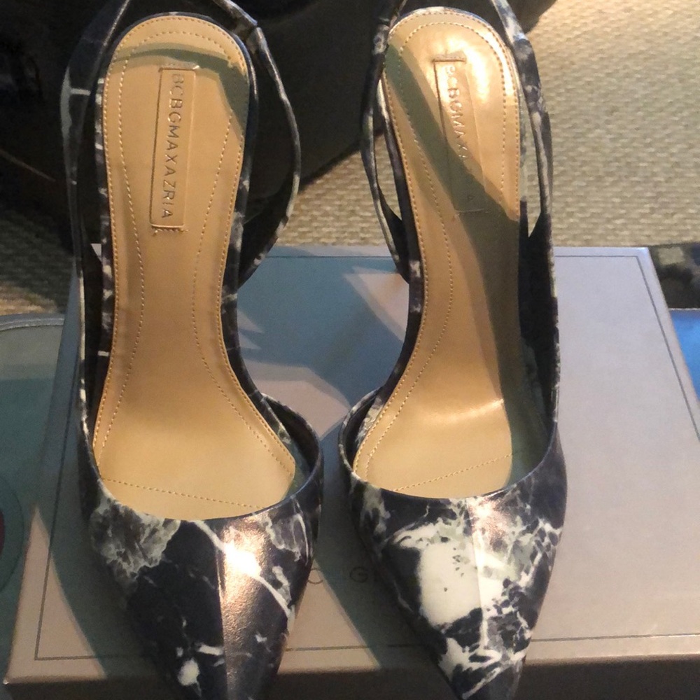 NWB BCBG heeled sandals size 9